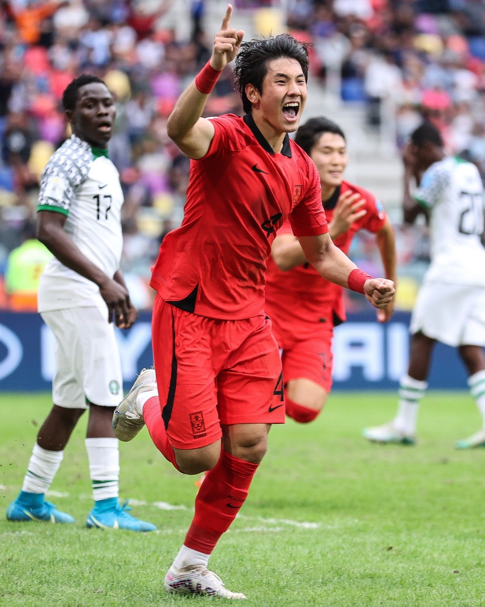 哥伦比亚力克巴西，马夏尔三分雨点燃全场的简单介绍