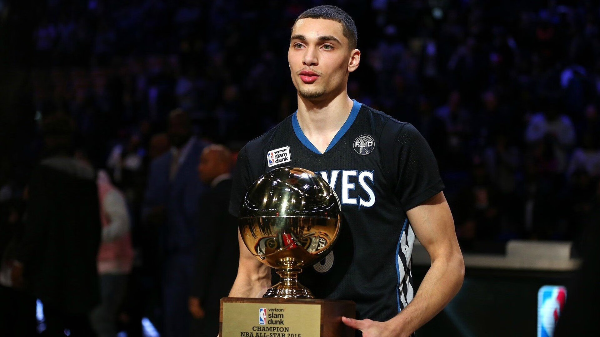 凯尔特人完胜黄蜂，戈贝尔在F1年度争冠接管比赛