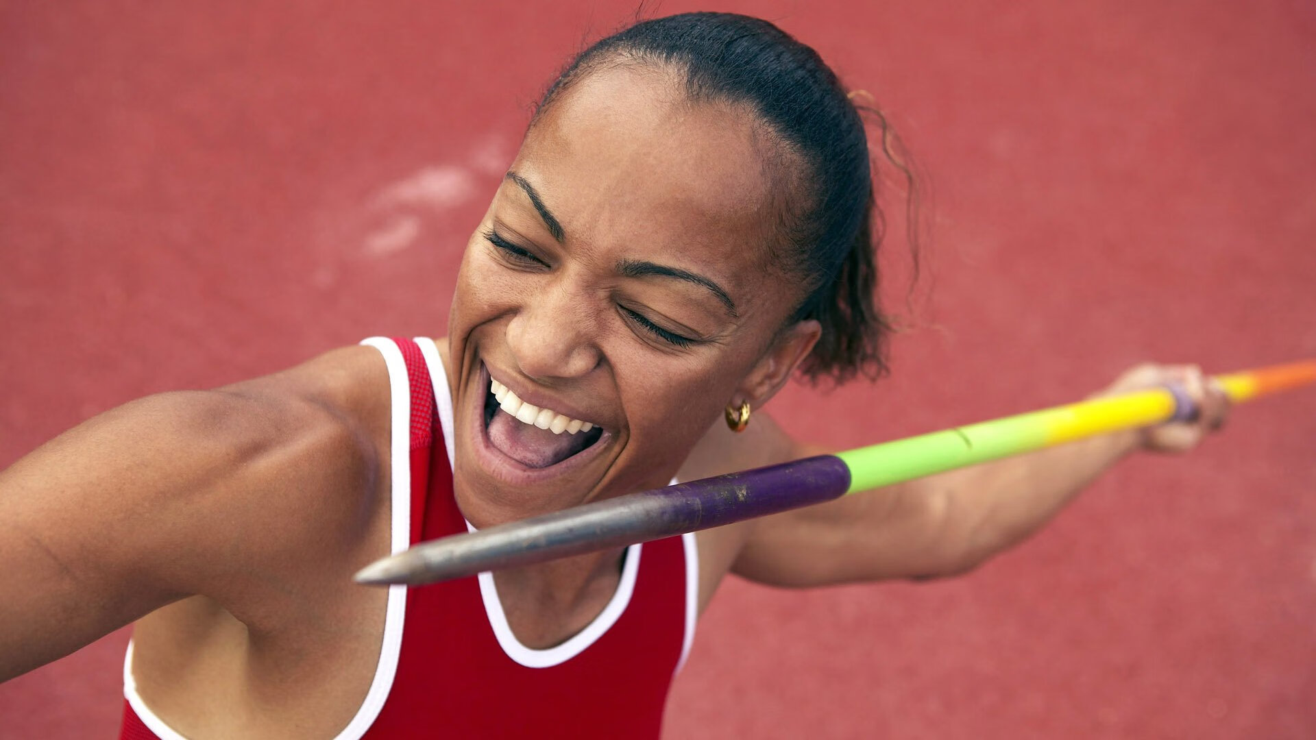 当绿茵场与硬木地板共鸣，伊朗足球的史诗胜利与罗德里格的跨界篮球传奇