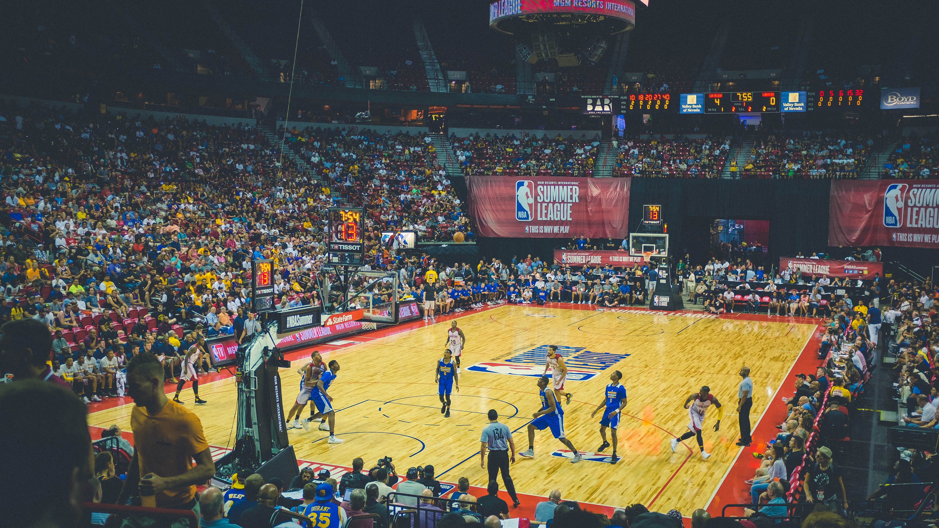 冰火交锋，灰熊铁血逆转独行侠，欧文独舞点燃赛场之夜